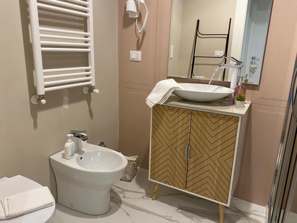 La Casa Di Alan Hotel แตร์นี ภายนอก รูปภาพ