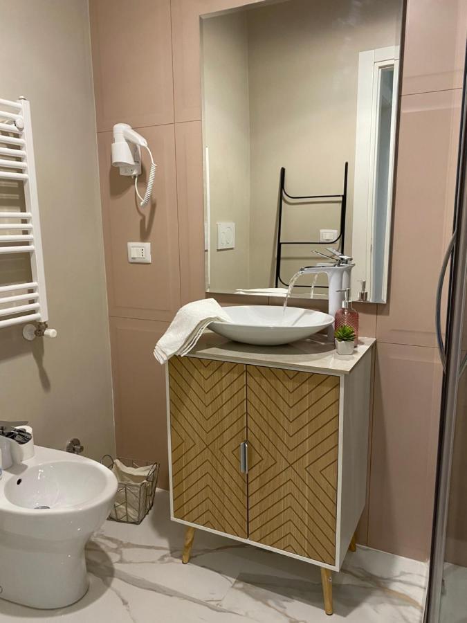 La Casa Di Alan Hotel แตร์นี ภายนอก รูปภาพ