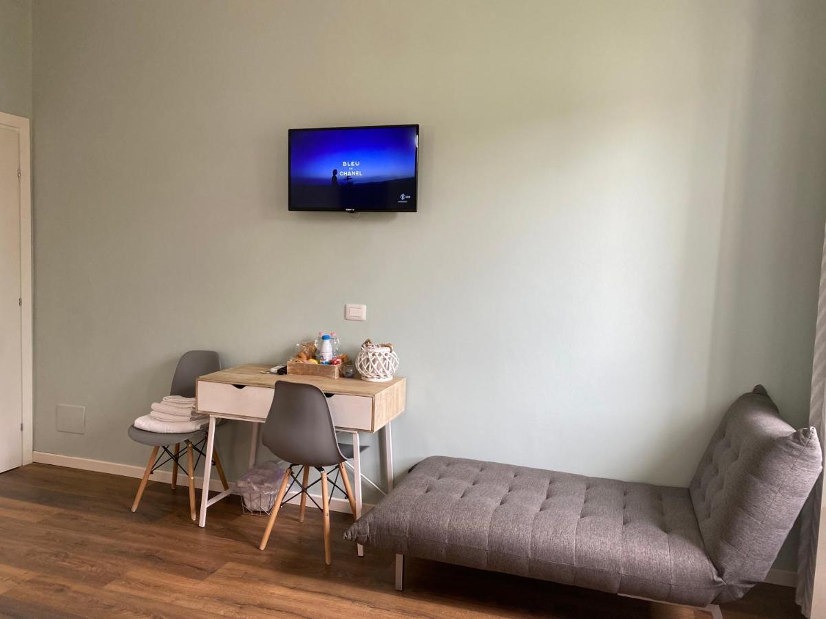 La Casa Di Alan Hotel แตร์นี ภายนอก รูปภาพ