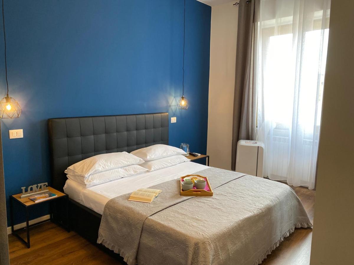 La Casa Di Alan Hotel แตร์นี ภายนอก รูปภาพ